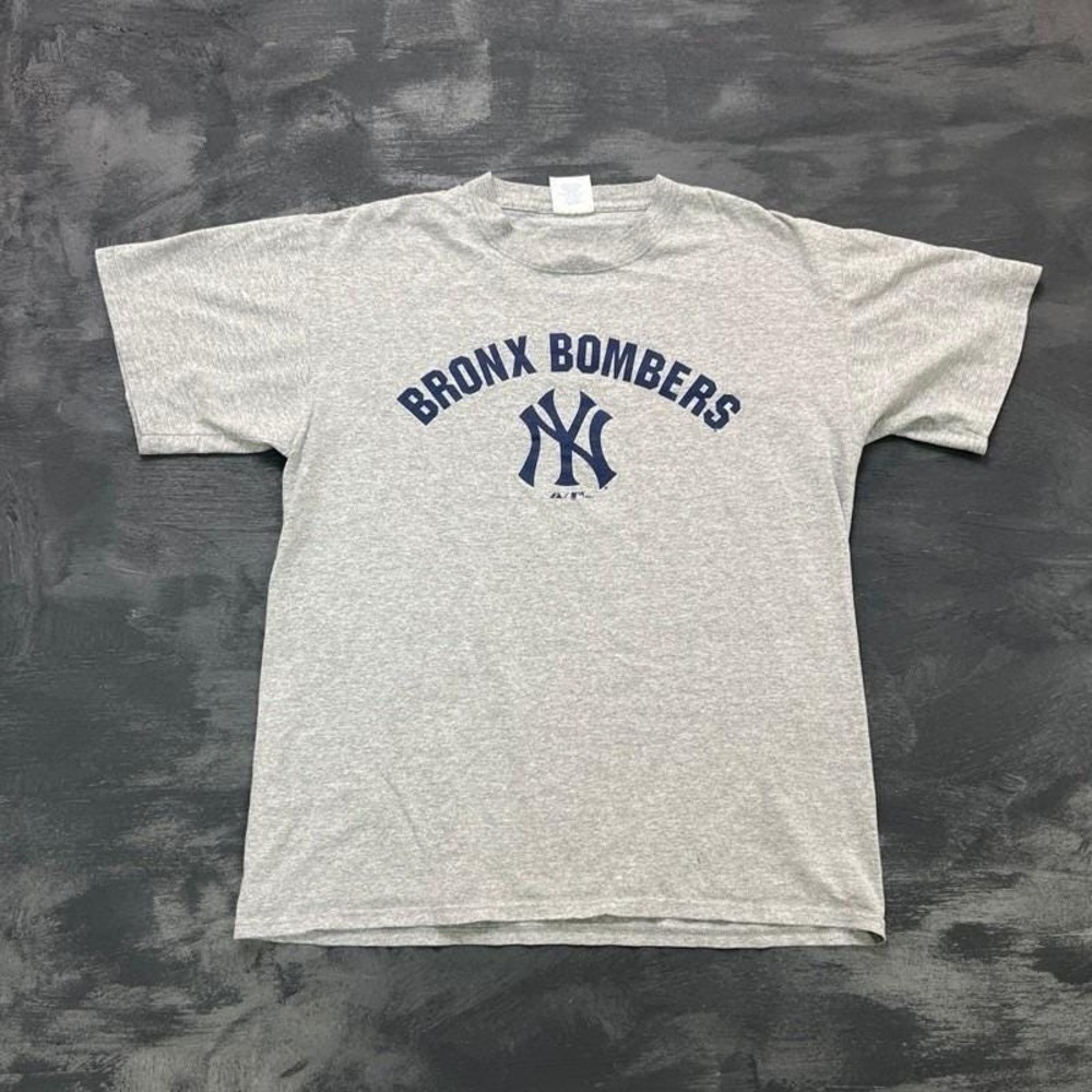 Vintage New York Yankees Shirt Mens XL Gray 2000s Y2K MLB Majestic Bronx Bomber